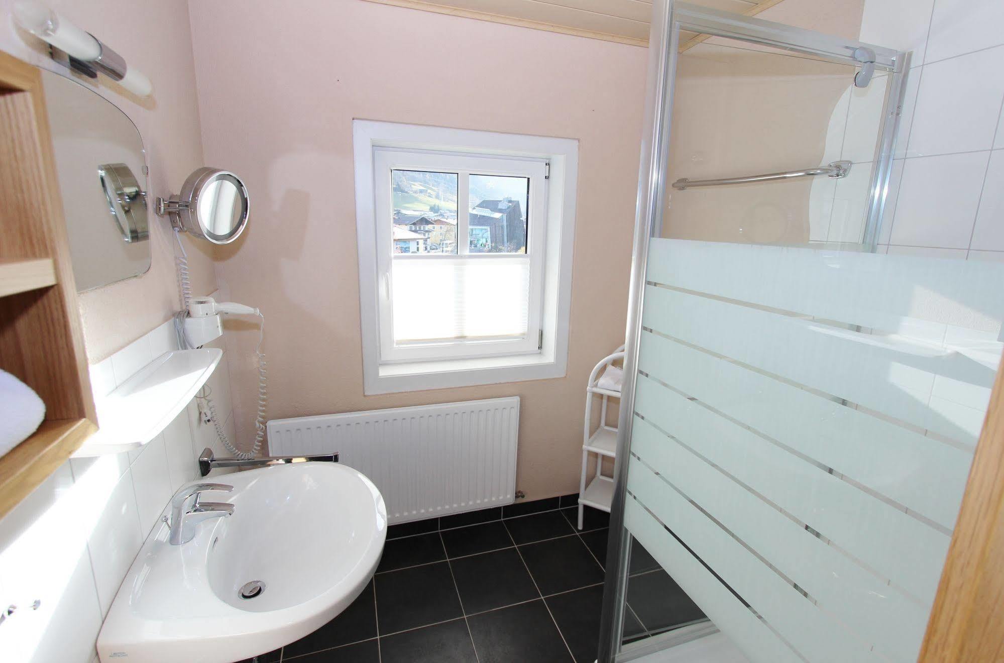Apartment Margarethenstein Mit Privat Sauna Und Inklusive Zell Am See-Kaprun Sommerkarte Esterno foto
